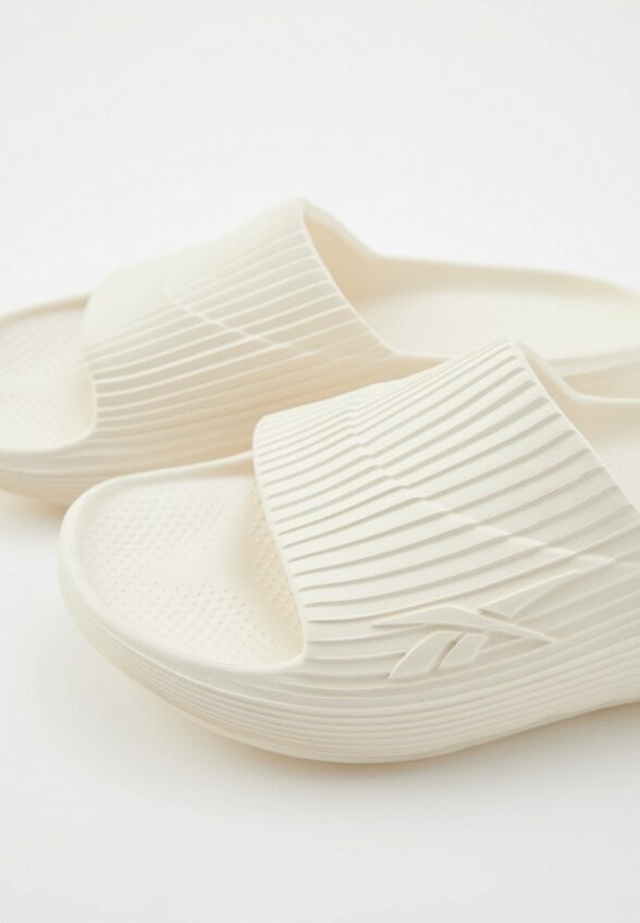 Сланцы Reebok