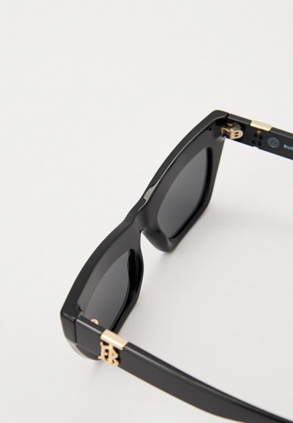 Очки солнцезащитные Burberry