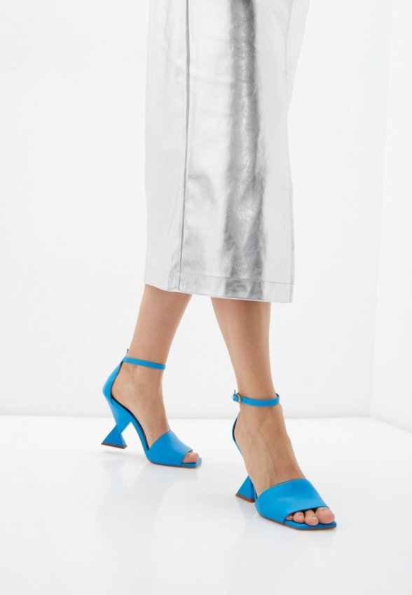 Босоножки Carrano