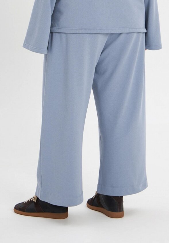 Брюки спортивные Lessismore