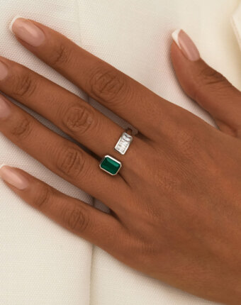 Серебряное кольцо ГАРМОНИЯ с зеленым агатом и фианитами MIE женщинам