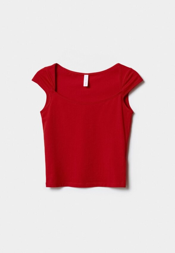 Футболка с квадратным вырезом из линейки SELA Young