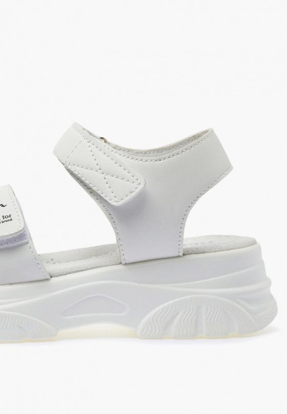 Босоножки Tikkago