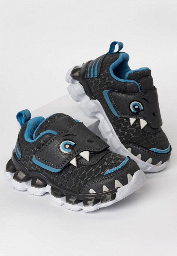 Кроссовки Tikkago