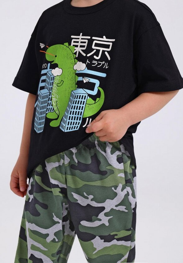 Футболка и брюки Апрель