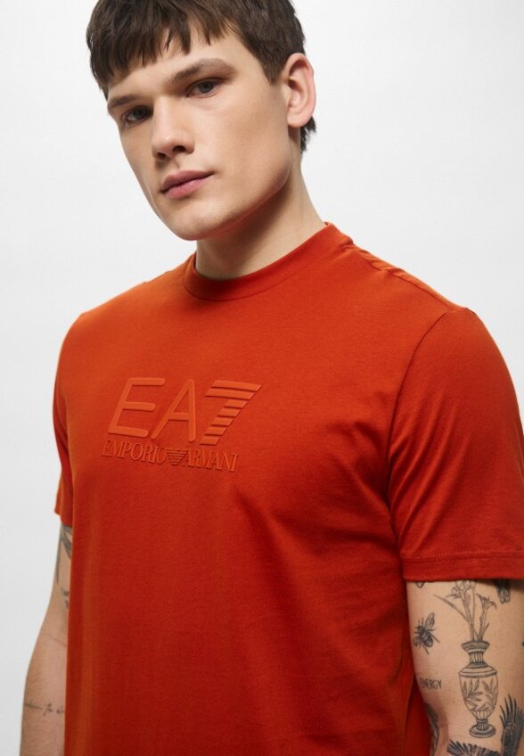 Футболка EA7