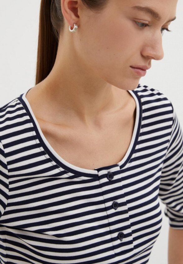 Футболка Finn Flare