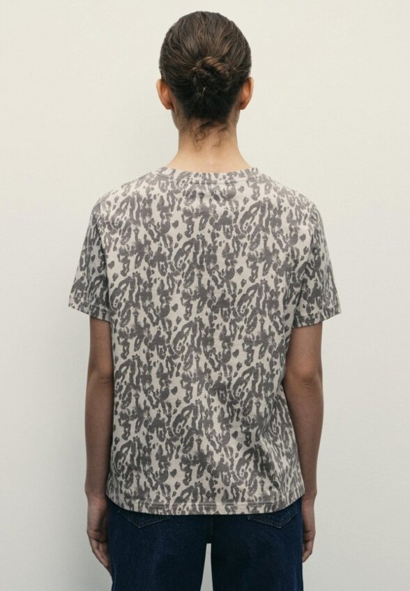 Футболка Zarina