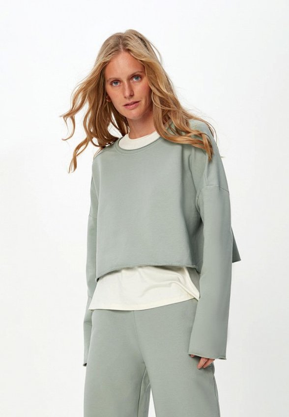 Свитшот Bstatement