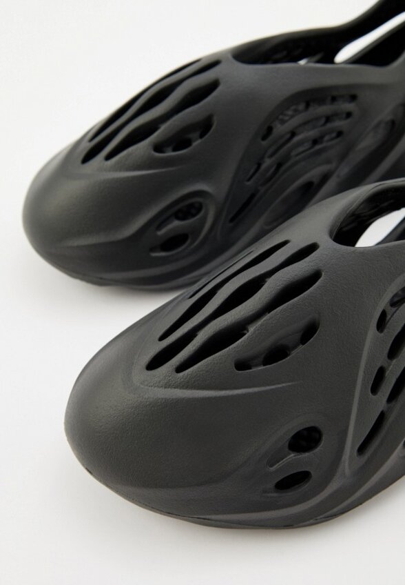 Кроссовки adidas YEEZY