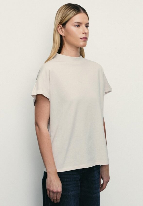 Футболка Zarina