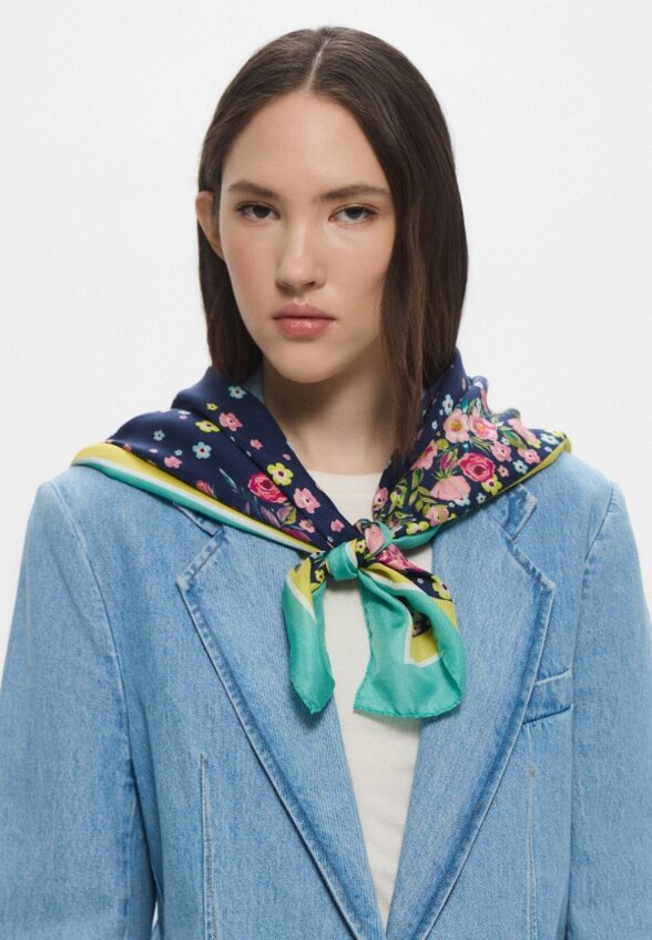 Платок Pollini