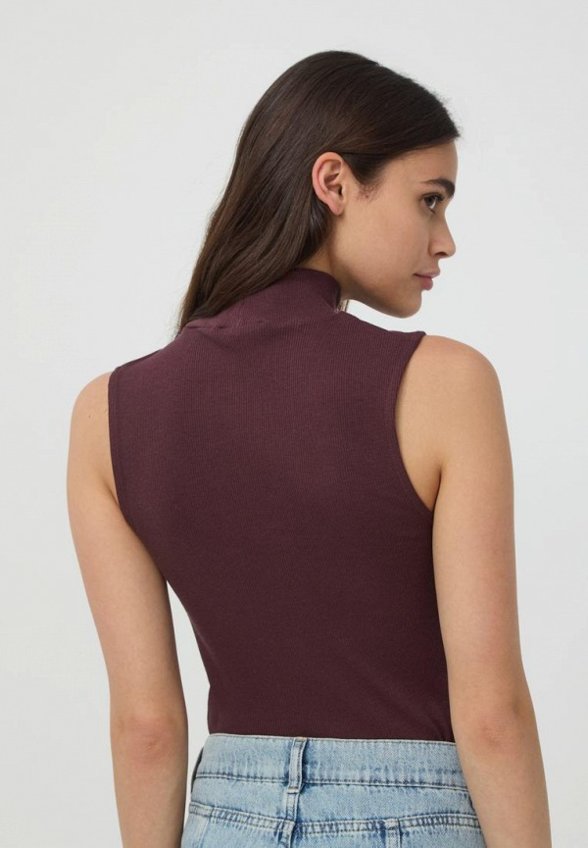 Водолазка Terranova