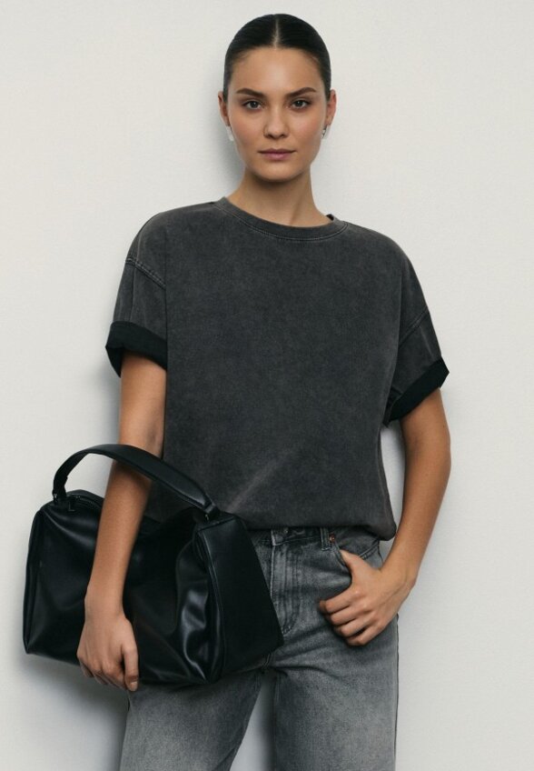 Футболка Zarina