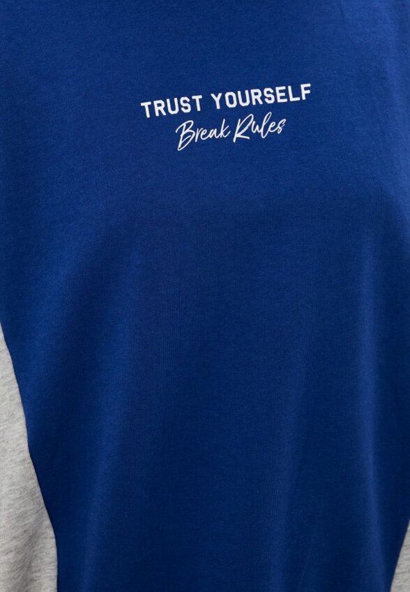 Свитшот Colin's