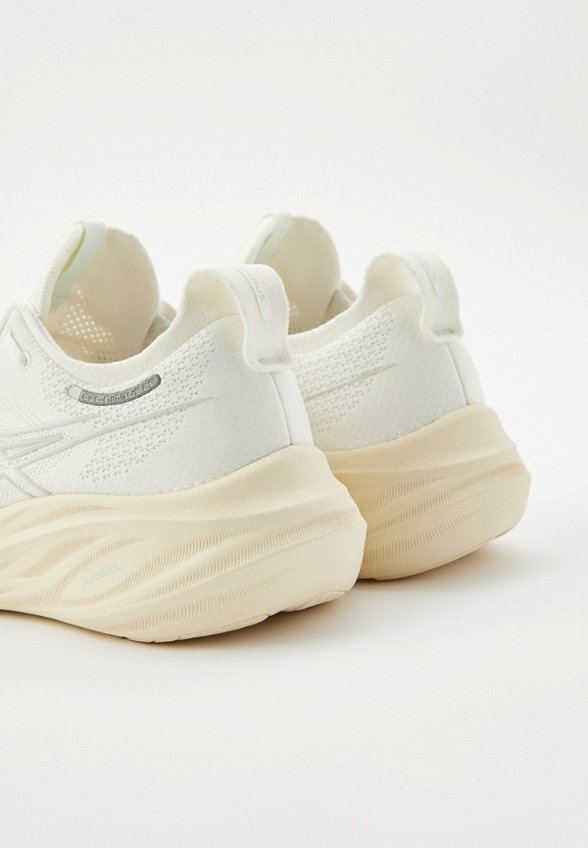 Кроссовки ASICS