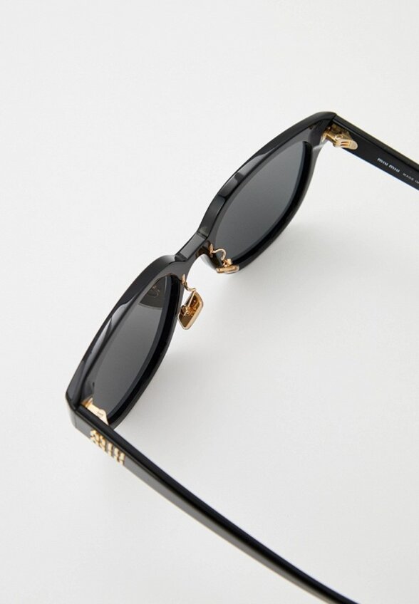 Очки солнцезащитные Miu Miu