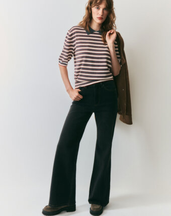 Джинсы клеш с высокой посадкой женщинам
