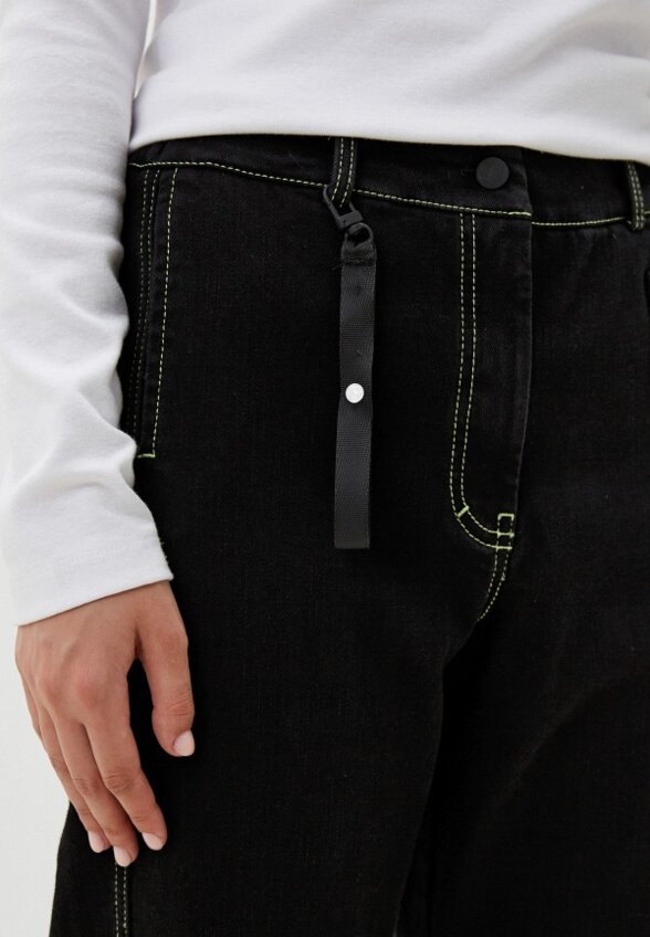 Джинсы и брелок Helmidge