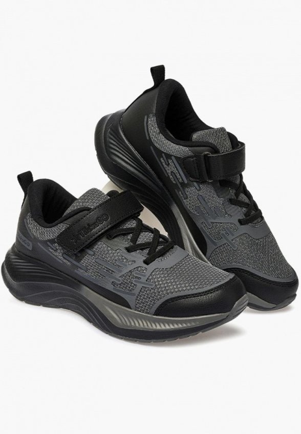 Кроссовки Tikkago