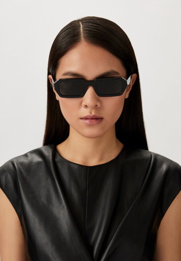 Очки солнцезащитные Prada