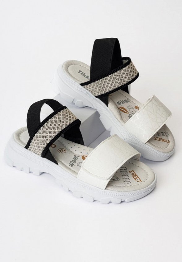 Босоножки Tikkago