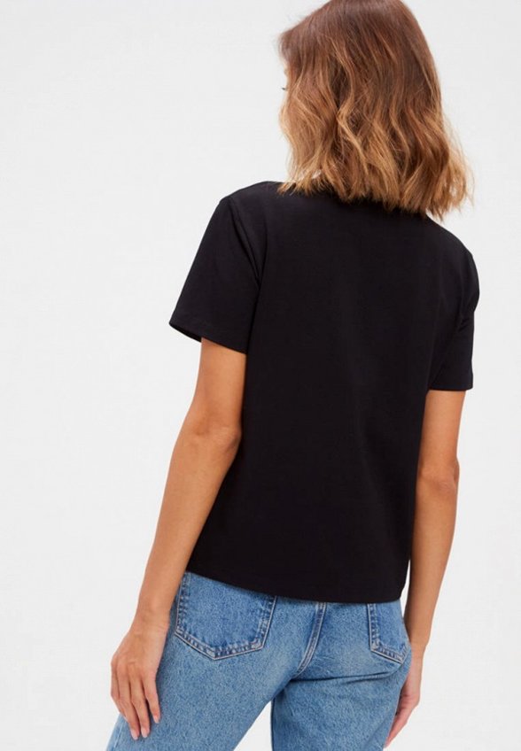 Футболка To Molly from James