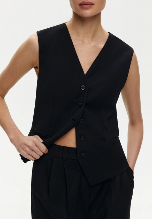 Жилет Charmstore