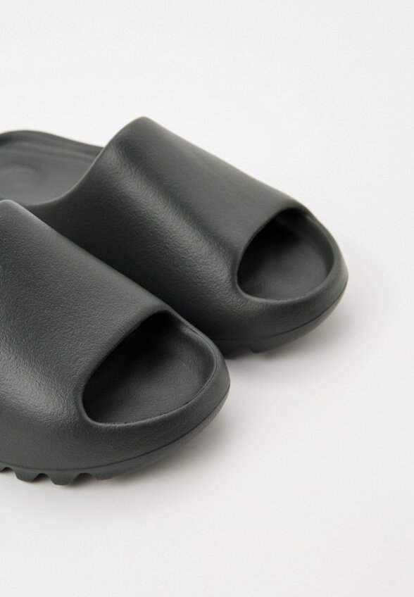 Сланцы adidas YEEZY