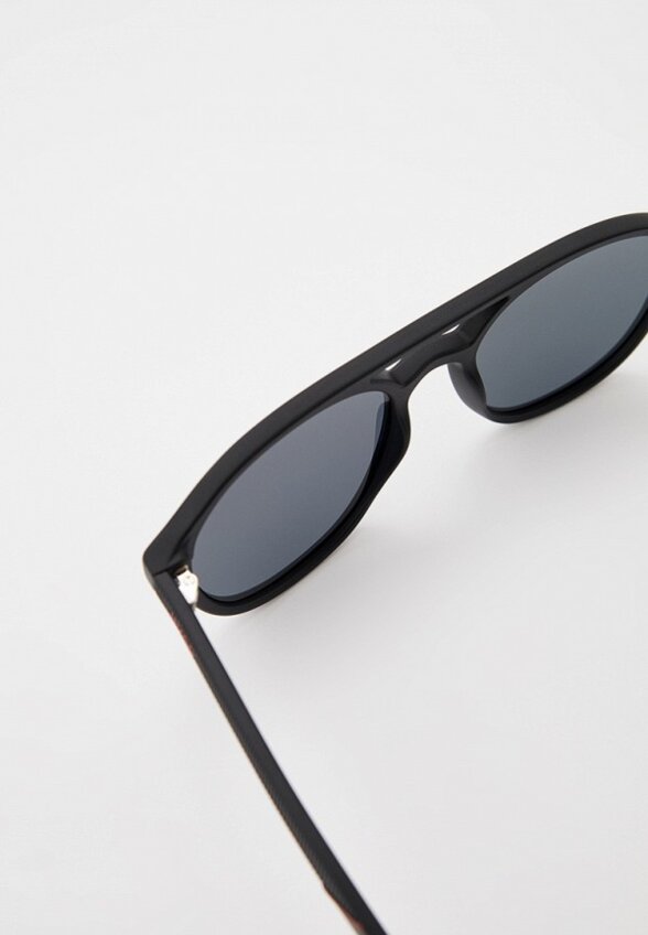 Очки солнцезащитные Hugo