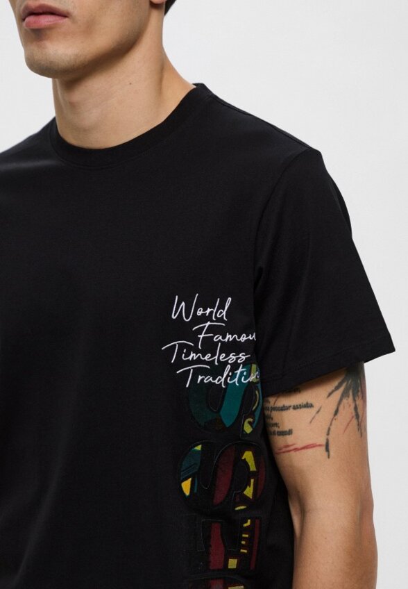 Футболка Guess