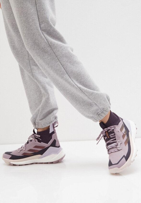 Кроссовки adidas