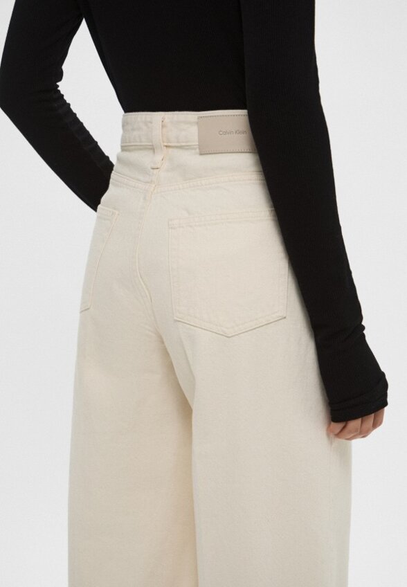 Джинсы Calvin Klein