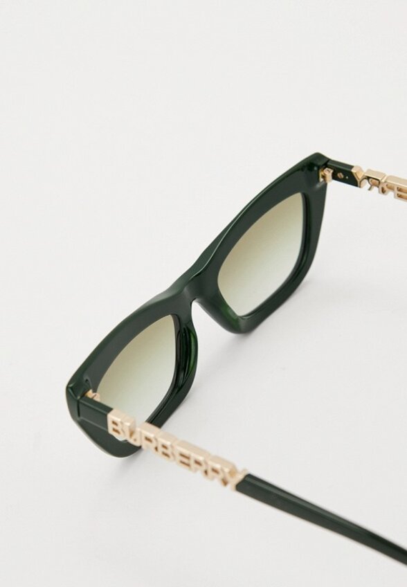 Очки солнцезащитные Burberry