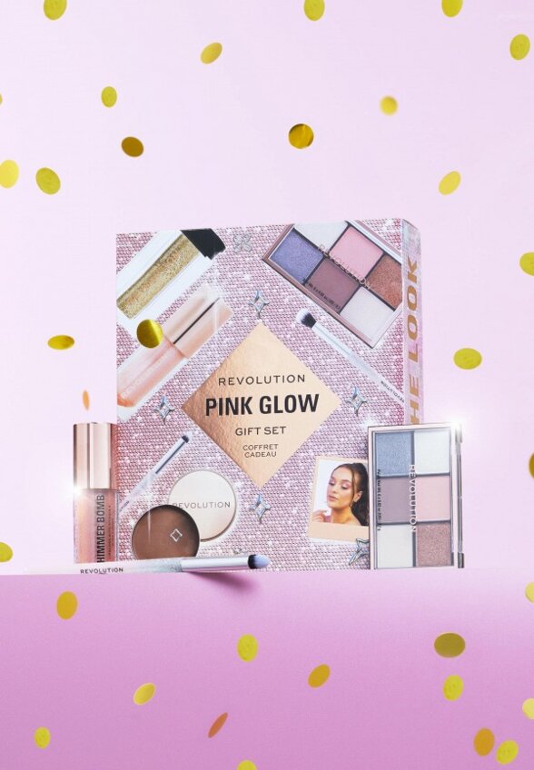 Набор косметики Revolution