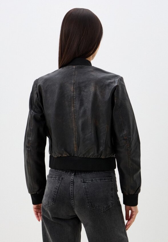 Бомбер Снежная Королева