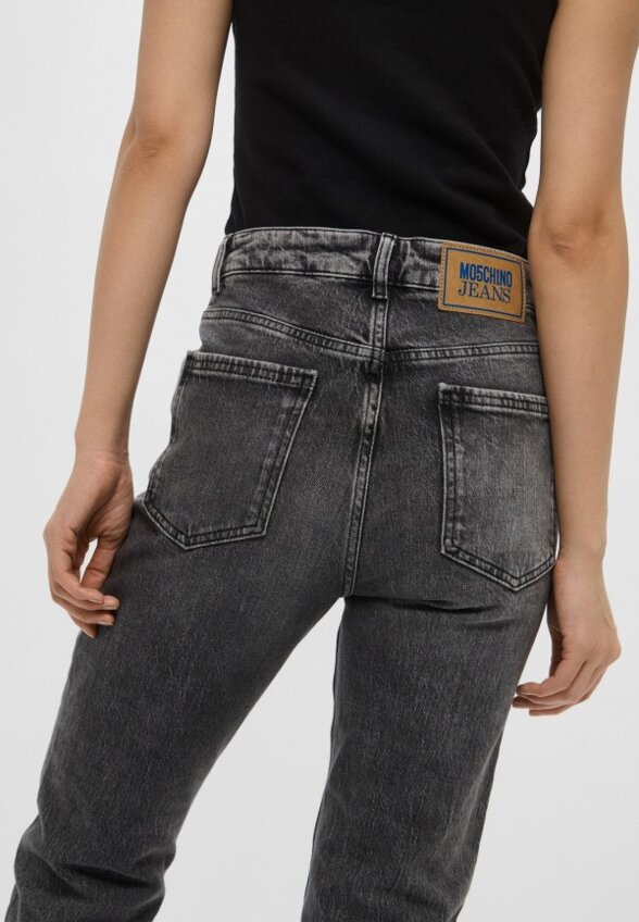 Джинсы MO5CH1NO Jeans