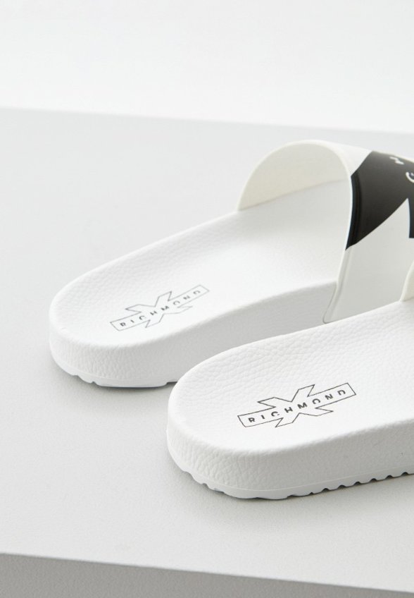 Сланцы John Richmond