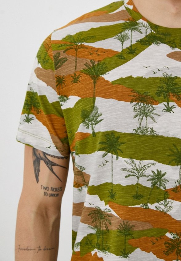 Футболка Colin's