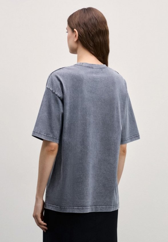 Футболка Zarina