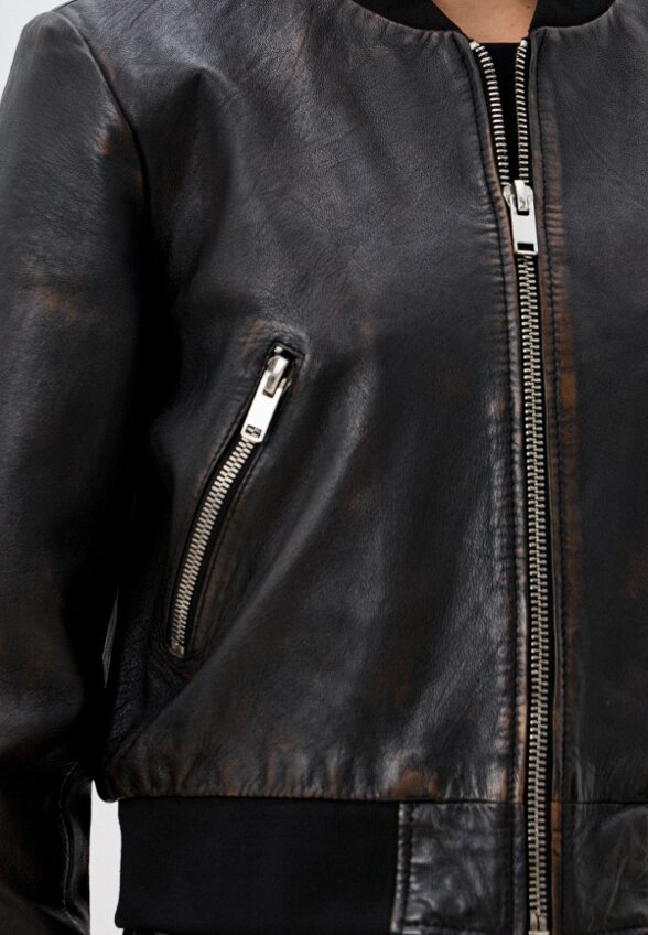 Бомбер Снежная Королева