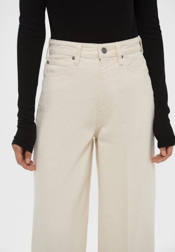 Джинсы Calvin Klein