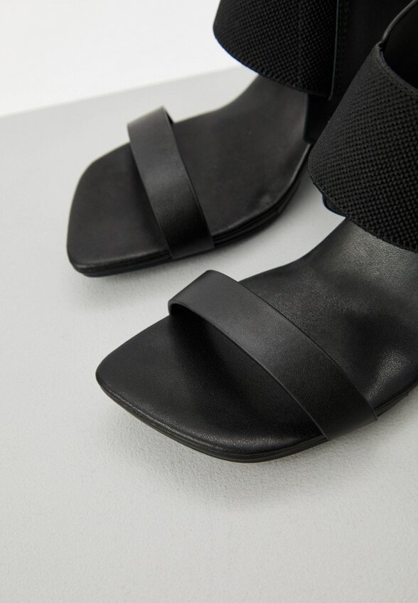 Босоножки United Nude
