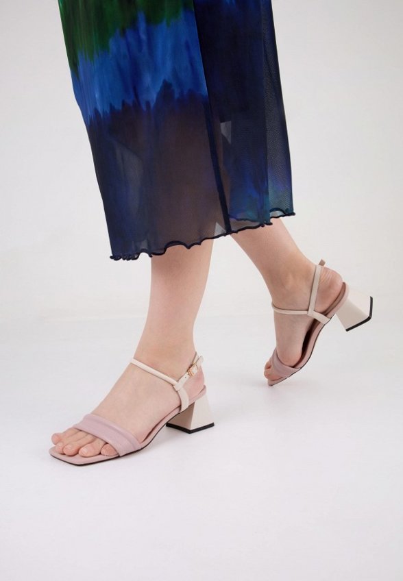 Босоножки Berkonty