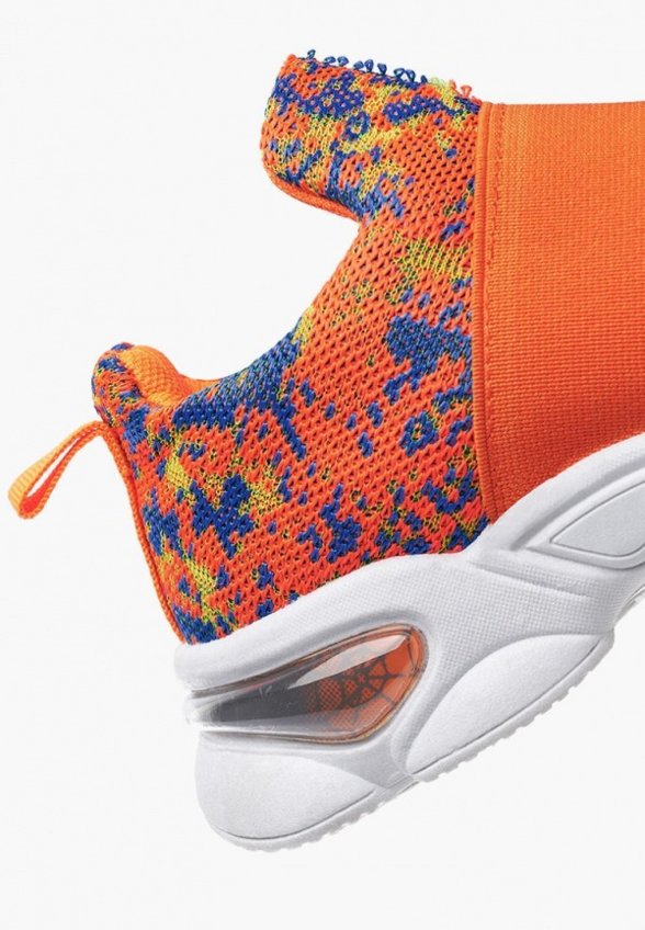 Кроссовки Tikkago