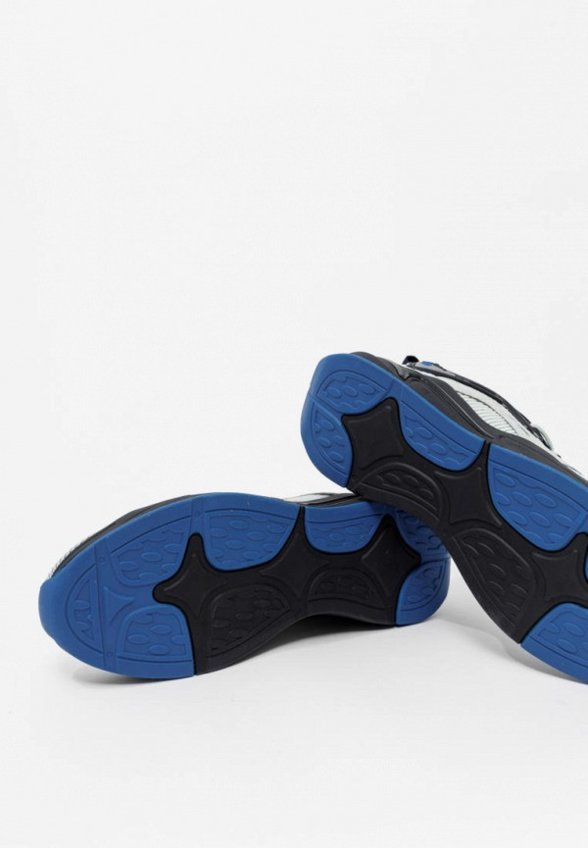 Кроссовки Baasploa