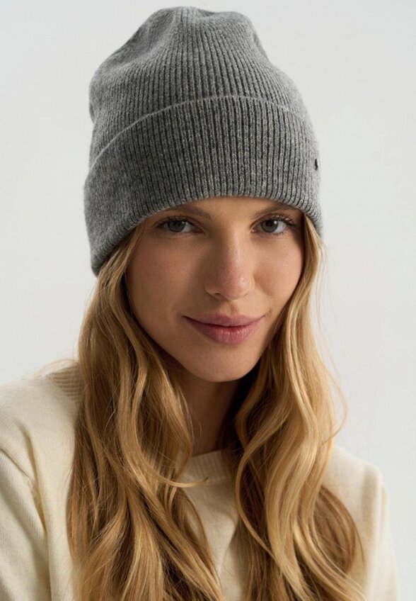 Шапка To Be Blossom