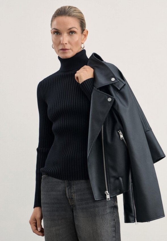 Водолазка Zarina