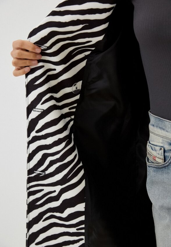 Пальто двубортное Bad Queen