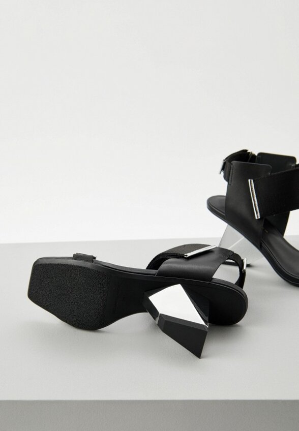 Босоножки United Nude